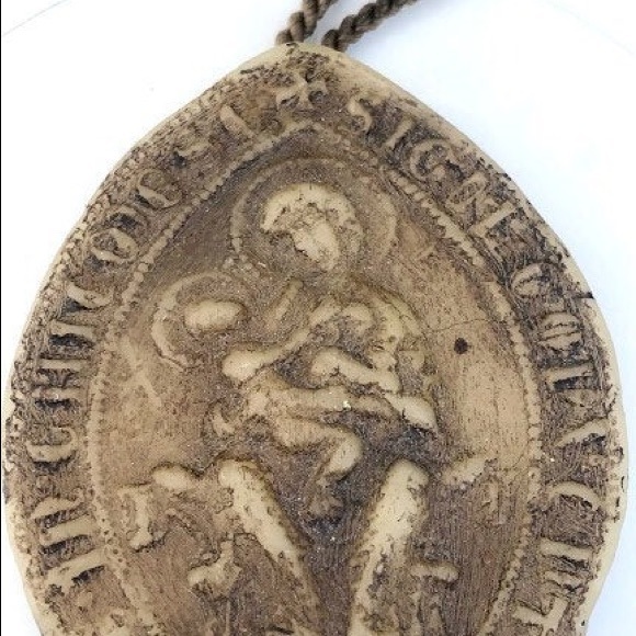 Vintage Bee’s Wax Religious Pendant - Picture 2 of 5